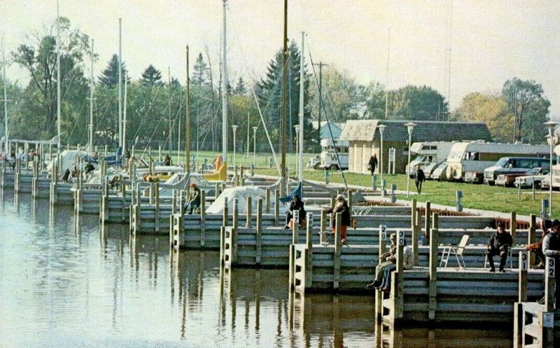 Lutzs Truck Stop and Motel (Brissettes Restaurant) - Old Postcard (newer photo)